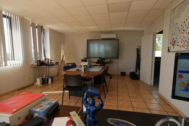 Local d'activités - 1 620 m²