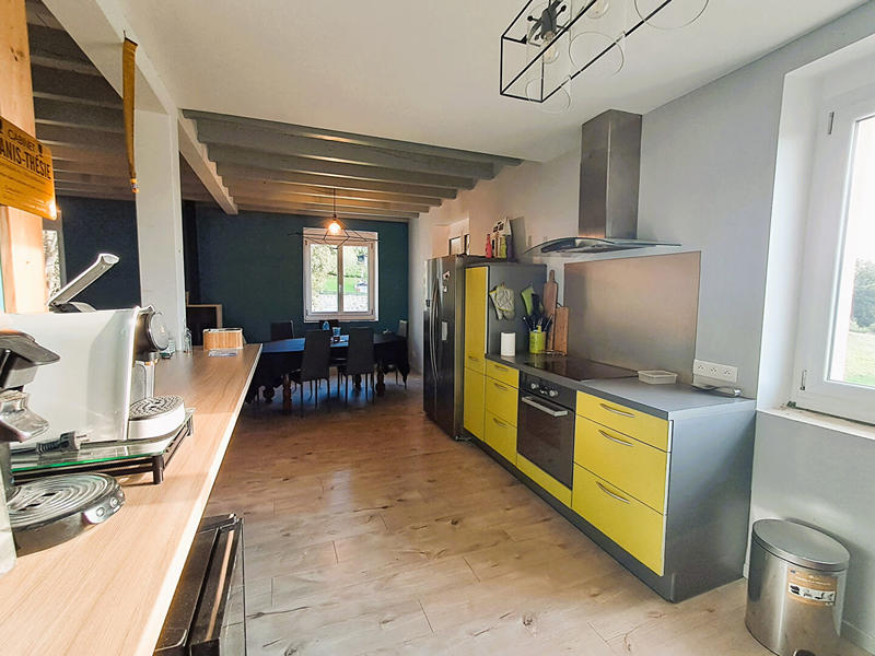 Maison - 93 m² - 5 pièces
