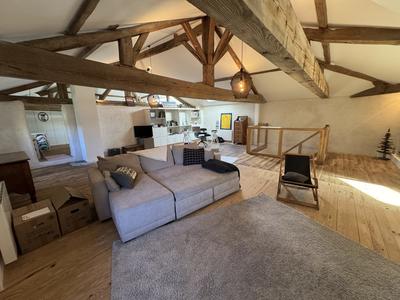 Maison - 250 m² - 6 pièces