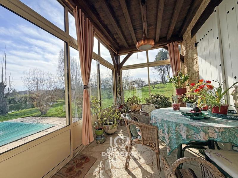 Propriété - 145 m² - 5 pièces