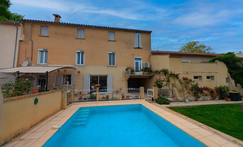 Maison traditionnelle - 175 m² - 6 pièces