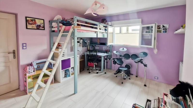 Maison - 93 m² - 5 pièces