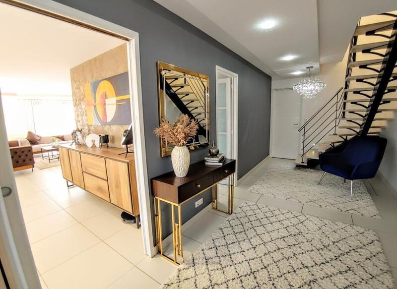 Villa - 245 m² - 7 pièces