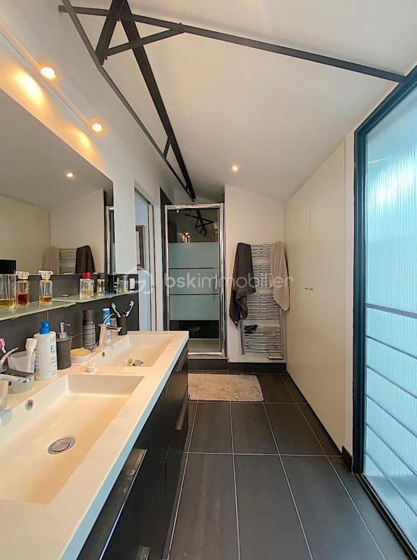 Loft - 124 m² - 4 pièces