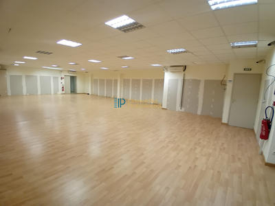 Local commercial - 275 m² - 3 pièces