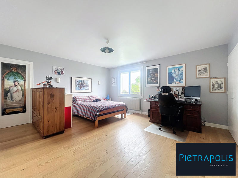 Villa - 313 m² - 8 pièces