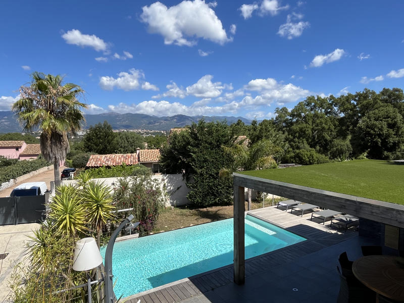 Villa - 146 m² - 5 pièces