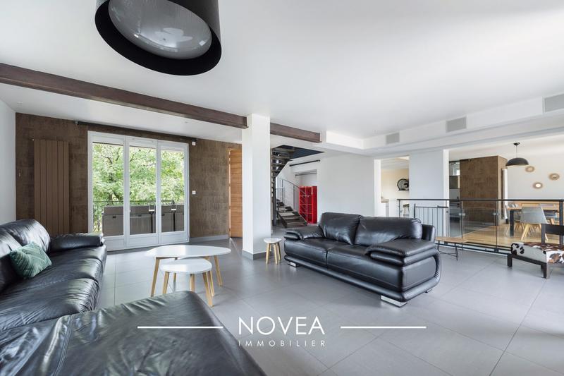 Maison - 296 m² - 8 pièces