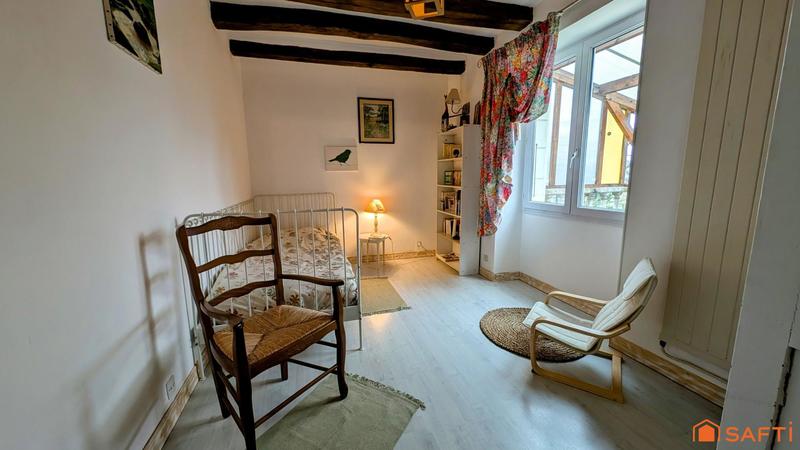 Maison - 218 m² - 9 pièces