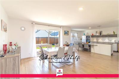 Maison - 114 m² - 5 pièces