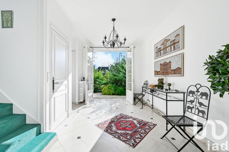 Maison - 250 m² - 10 pièces