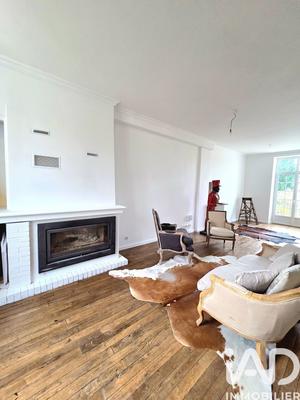 Maison - 225 m² - 6 pièces