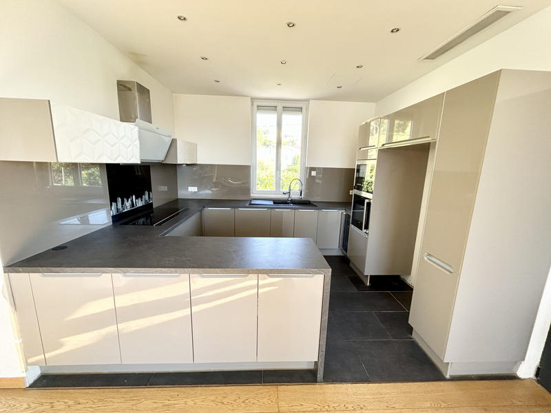 Appartement - 82 m² - 3 pièces