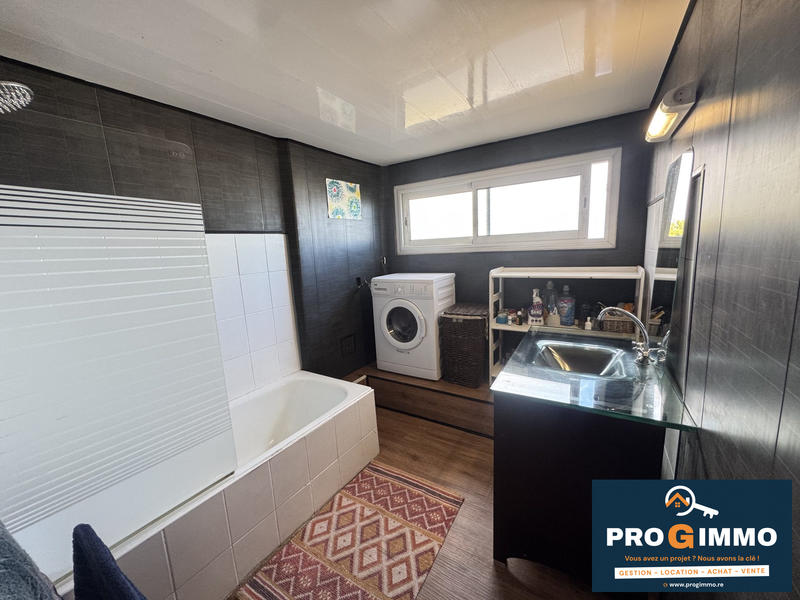 Maison - 180 m² - 9 pièces