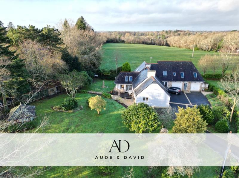 Maison - 230 m² - 8 pièces