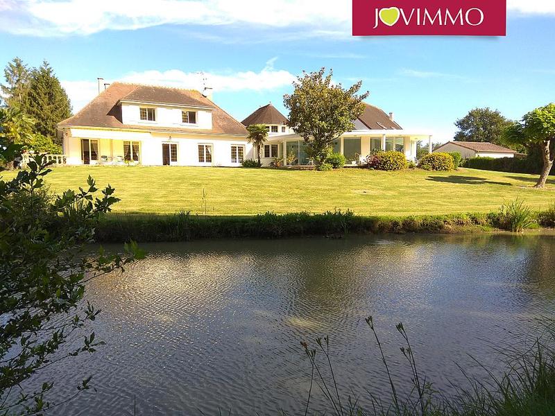 Maison - 309 m² - 11 pièces