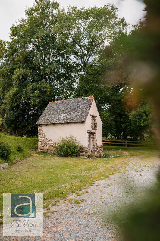 Maison - 560 m² - 14 pièces