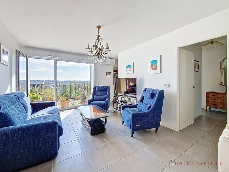 Appartement - 100 m² - 5 pièces