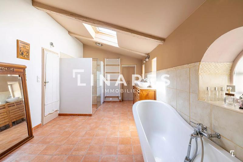 Maison - 300 m² - 7 pièces