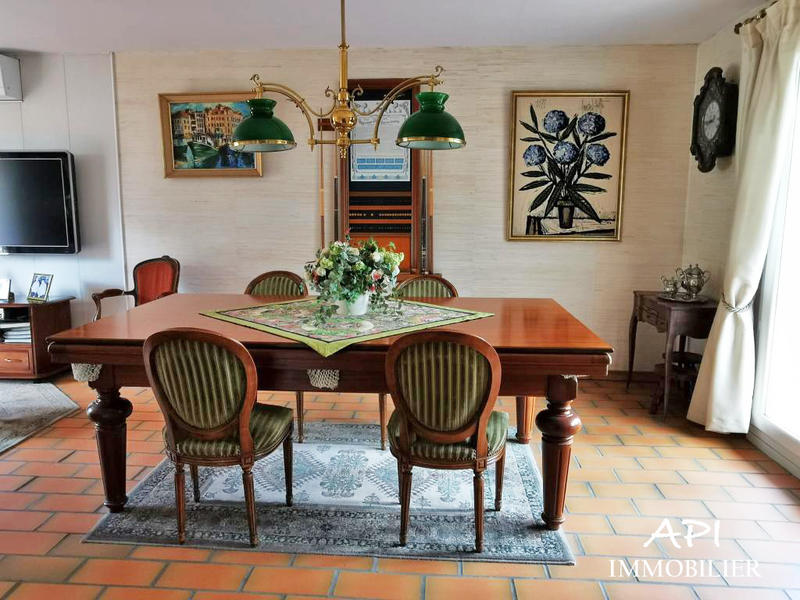 Maison - 200 m² - 7 pièces