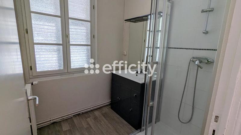 Maison - 201 m² - 7 pièces