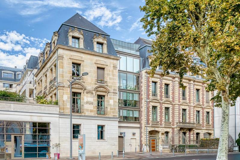 Appartement ancien - 100 m² - 3 pièces