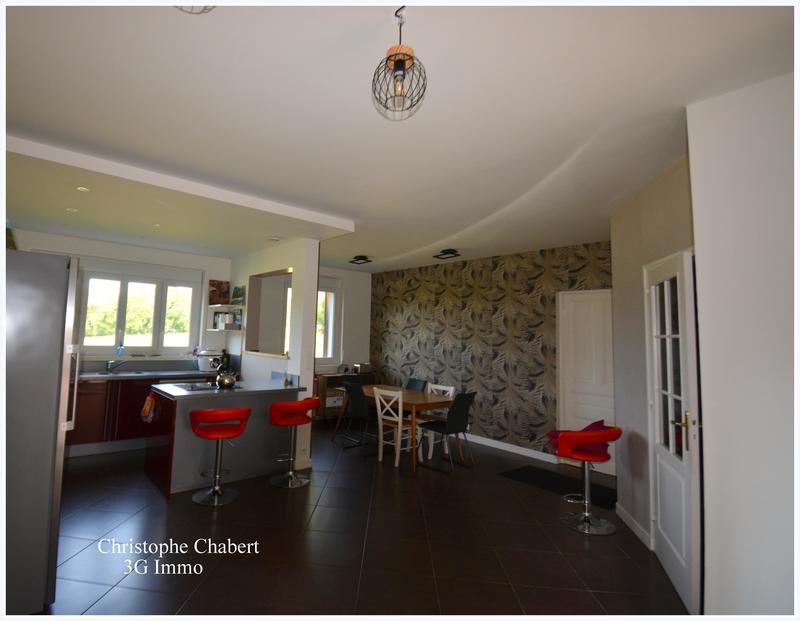 Maison - 265 m² - 9 pièces