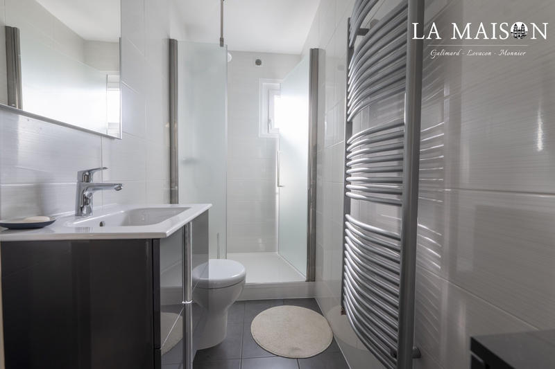 Maison traditionnelle - 136 m² - 7 pièces