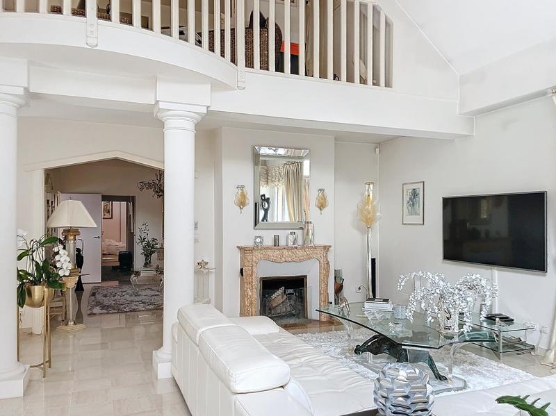 Maison - 242 m² - 7 pièces