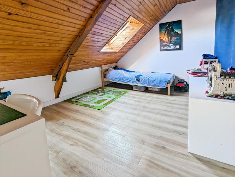 Maison - 144 m² - 9 pièces