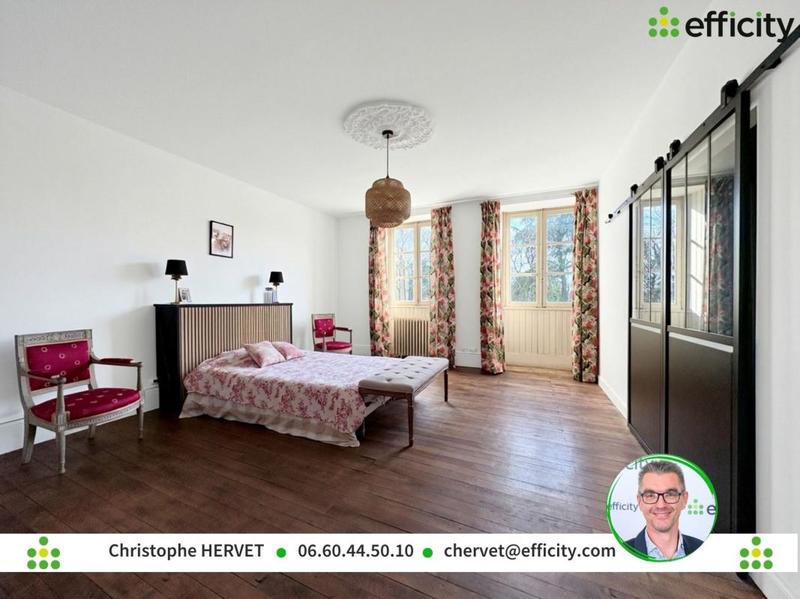 Maison - 381 m² - 11 pièces