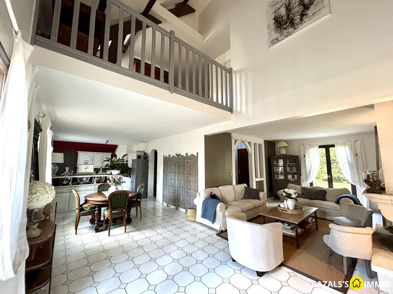 Maison traditionnelle - 139 m² - 6 pièces