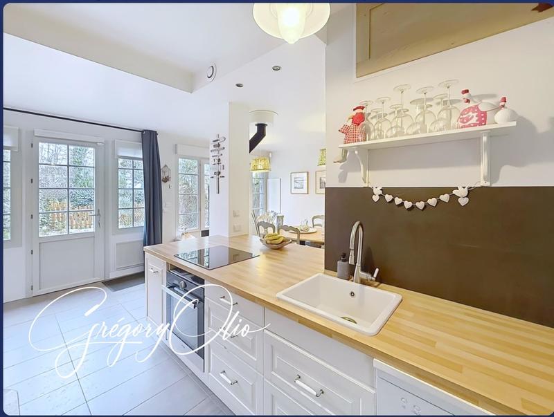 Maison - 91 m² - 5 pièces