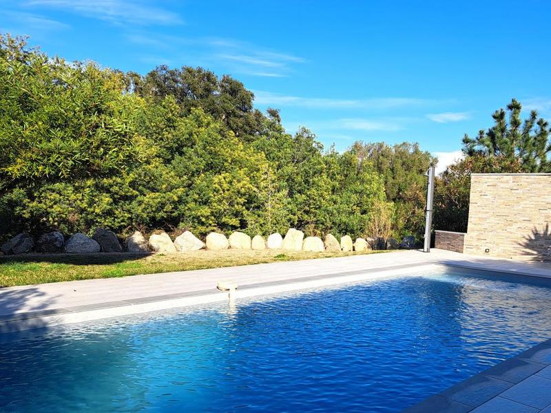 Maison - 250 m² - 9 pièces