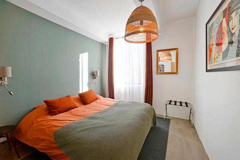 Maison - 250 m² - 7 pièces