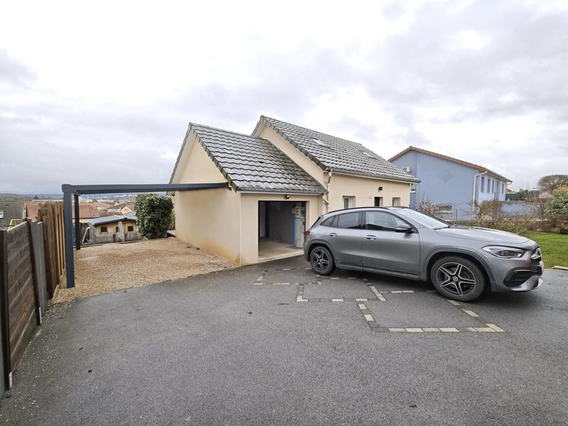 Maison - 102 m² - 5 pièces