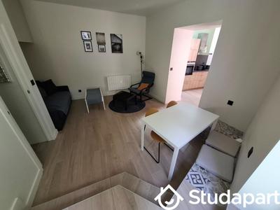 Chambre - 10 m² - 1 pièce