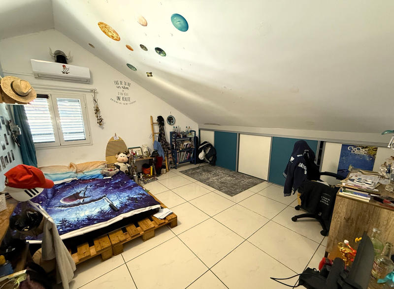 Maison - 210 m² - 7 pièces