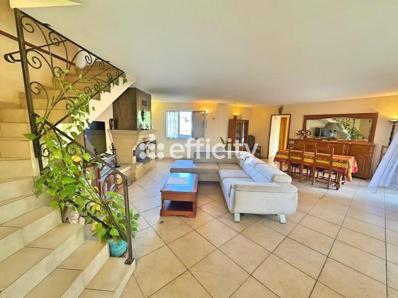 Pavillon - 160 m² - 5 pièces