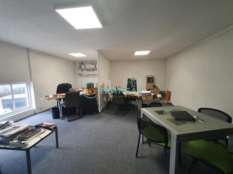 Local d'activités - 996 m²