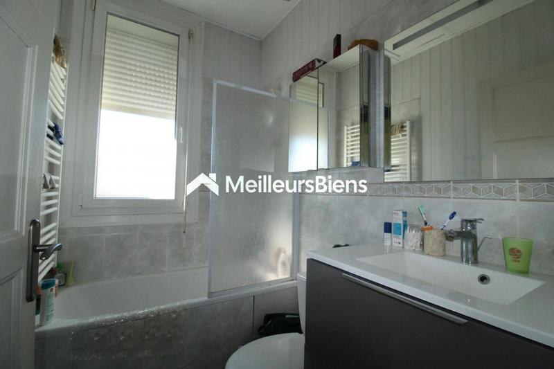 Maison - 93 m² - 5 pièces