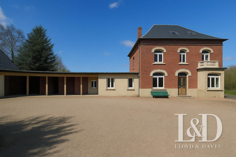 Maison - 460 m² - 18 pièces