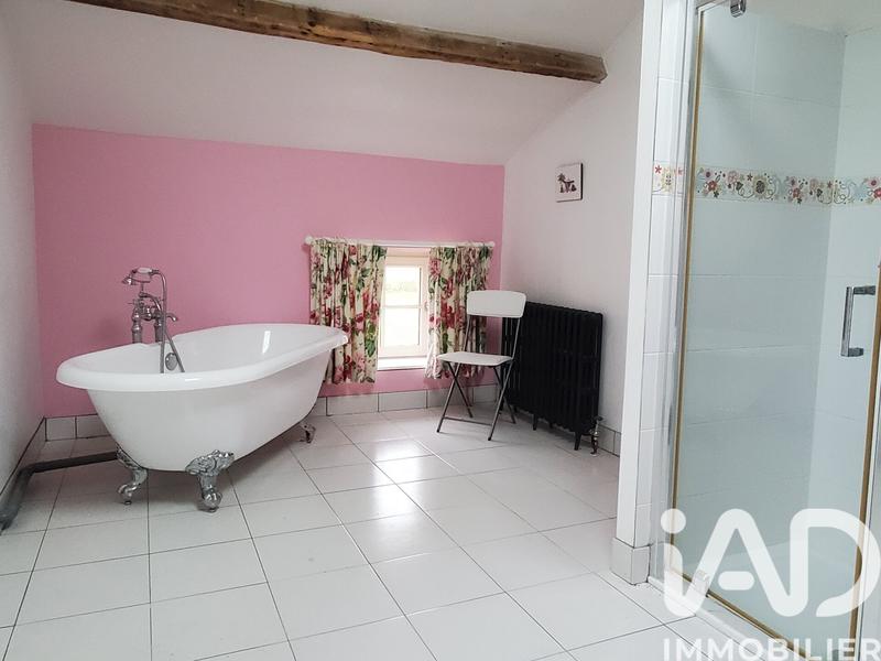 Maison - 220 m² - 6 pièces