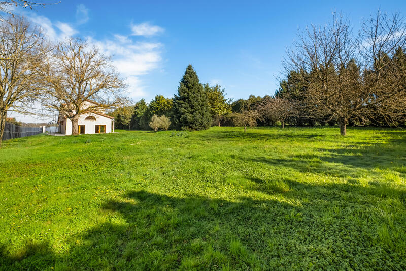 Maison - 337 m² - 5 pièces