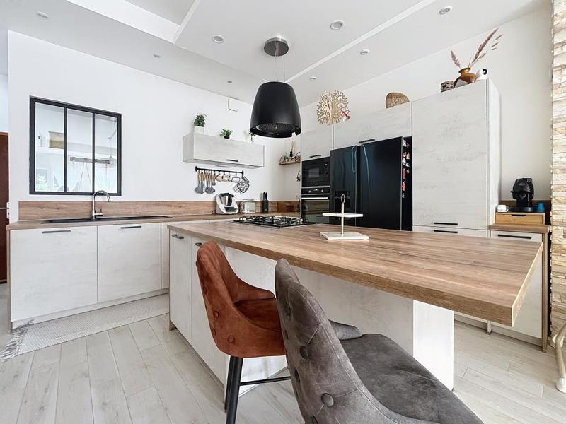 Appartement - 111 m² - 3 pièces