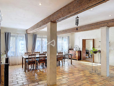 Villa - 273 m² - 7 pièces