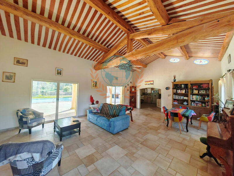 Villa - 177 m² - 6 pièces