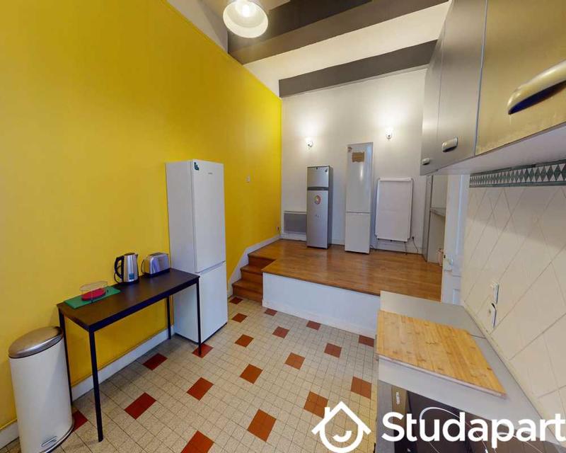 Chambre - 240 m² - 1 pièce