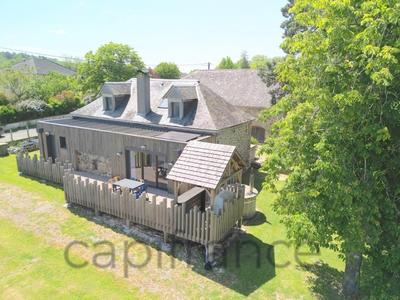 Propriété - 220 m² - 10 pièces