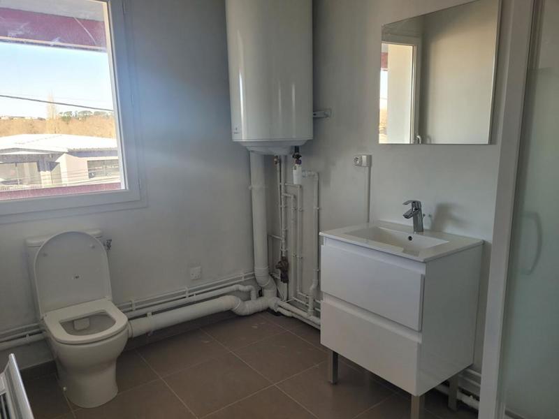 Bureau - 90 m² - 2 pièces